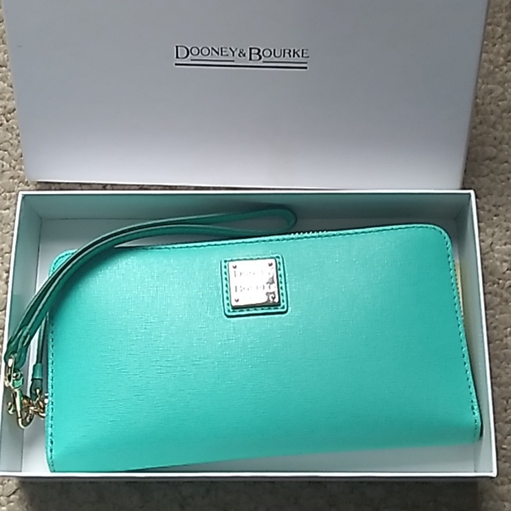 Dooney & Bourke wallet. New without tags and box.